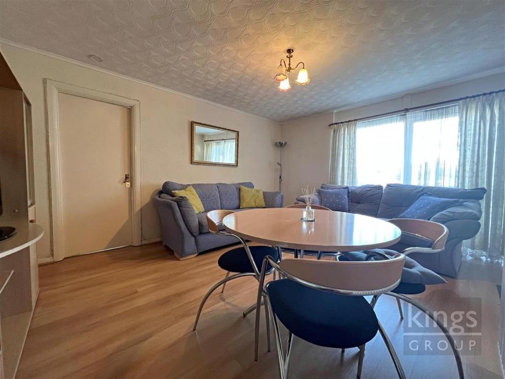 A Cosy 1 Bedroom Apartment Enfield Exteriör bild